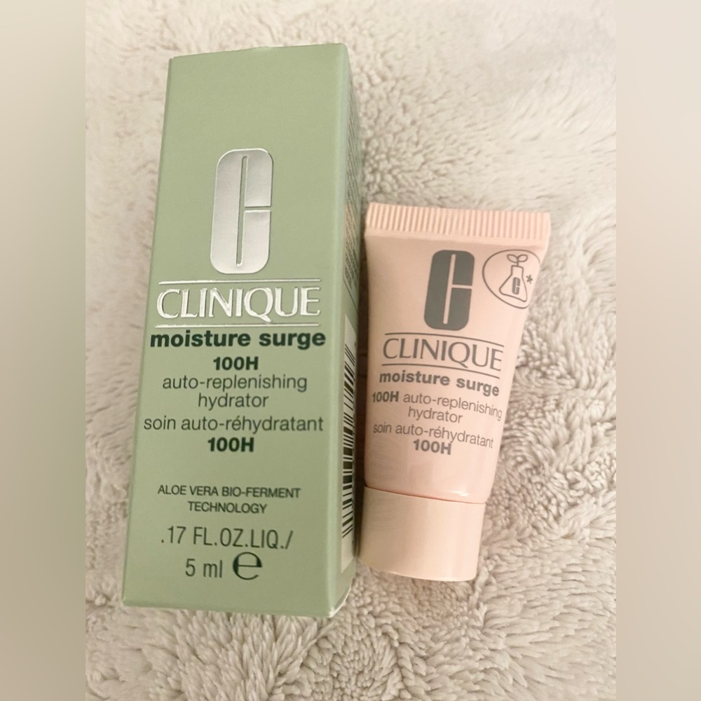 Clinique moisture surge 17 oz. Mini travel size New in box